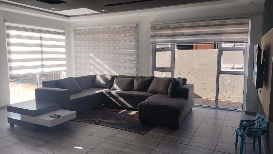 To Let 3 Bedroom Property for Rent in Waterval East North West
